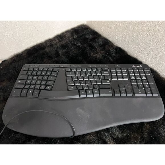 Microsoft Ergonomic Keyboard Model 1878 Black Wired USB Tested Works - Picture 1 of 9